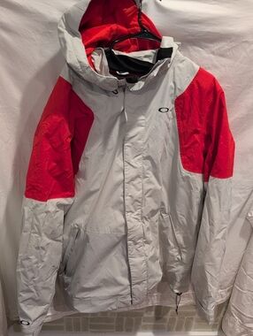 Oakley Men's Red and Light Gray Ski Jacket